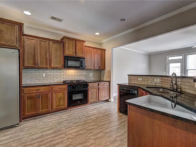 852 Red Hart Ln — Photo 9