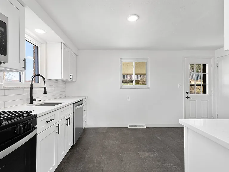 743 Elm Dr — Photo 21