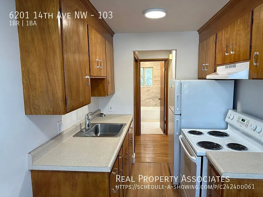 Ballard Apartment — Photo 2