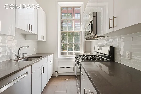 Rented by Compass | media 14