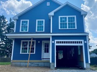 90 Randall St, Cranston, RI 02920