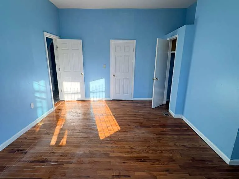 192-194 Littleton Ave #1 — Photo 4