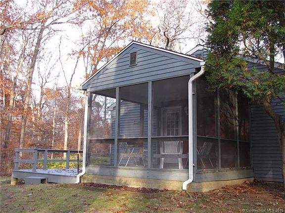 Screened in back Porch