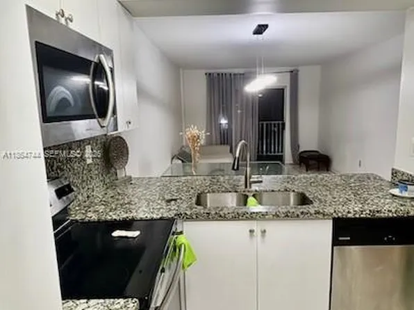 16465 NE 22nd Ave APT 406, North Miami Beach, FL 33160