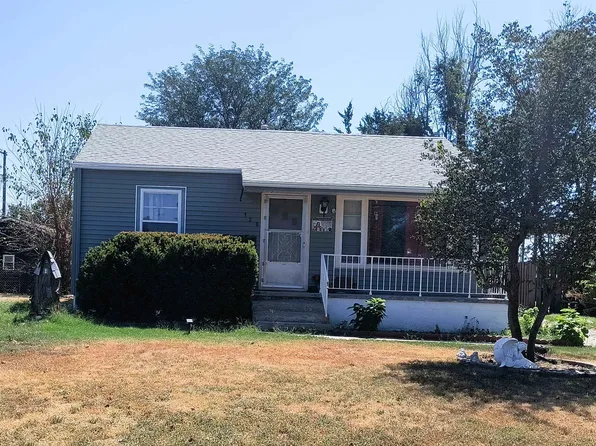 120 E 16th St, Larned, KS 67550