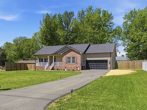 3rd image of 208 Avalon Dr