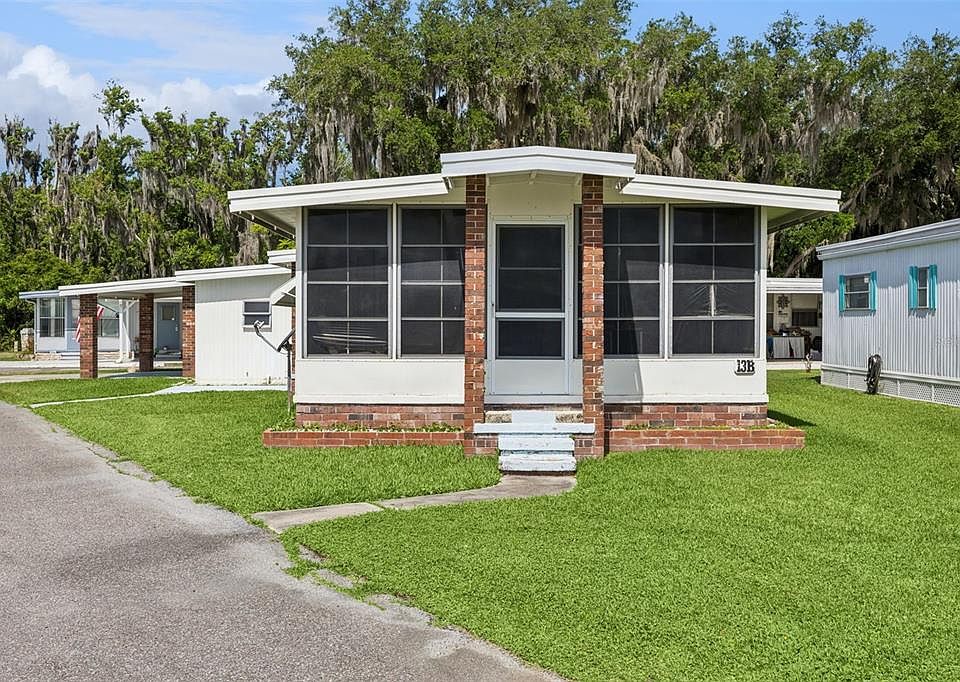 1st image of 13 COCOS PLUMOSA DRIVE #B