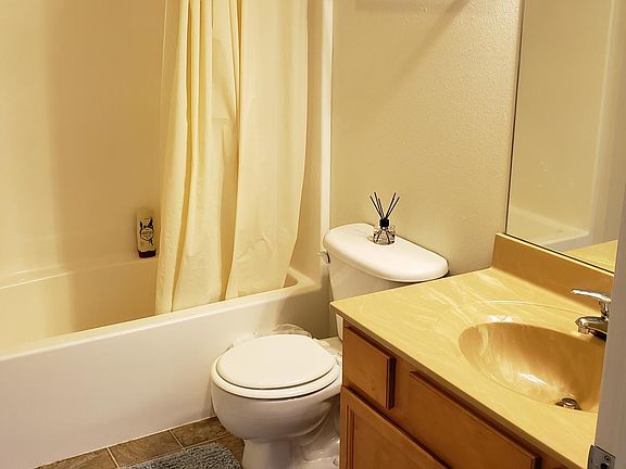 4th image of 1306 N Lincoln St APT 2B