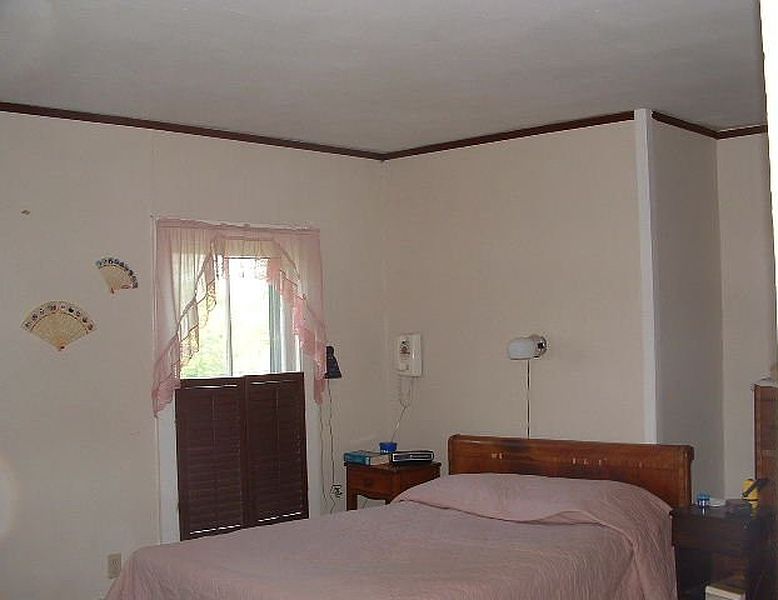 4th image of 112 E BROADWAY
