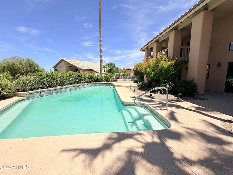 1406 E Tierra Buena Ln — Photo 2