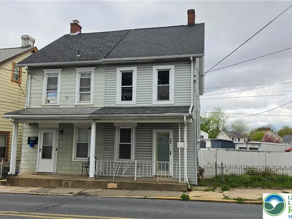 206 Howertown Rd, Catasauqua, PA 18032