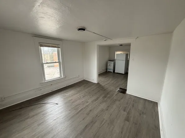 21 Jacokes St APT 3, Pontiac, MI 48342