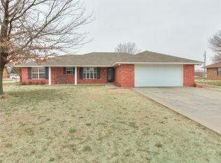 923 N Blake Ave, Hydro, OK 73048