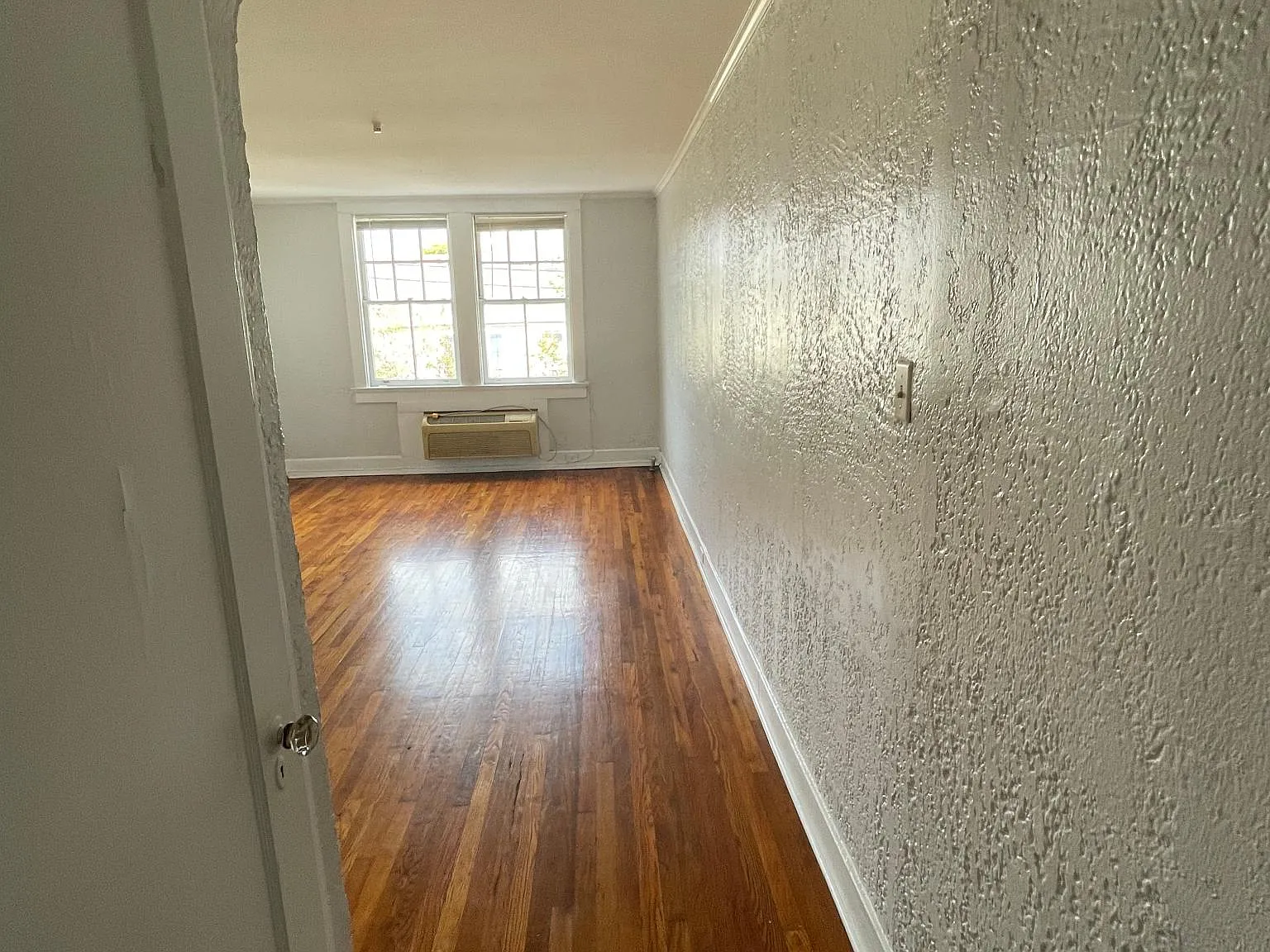 1 bed, 750 sqft, $1,275 — Photo 4