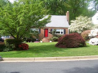3025 Crane Dr, Falls Church, VA 22042