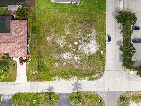 3rd image of 304 SW 3rd Pl Lot 26