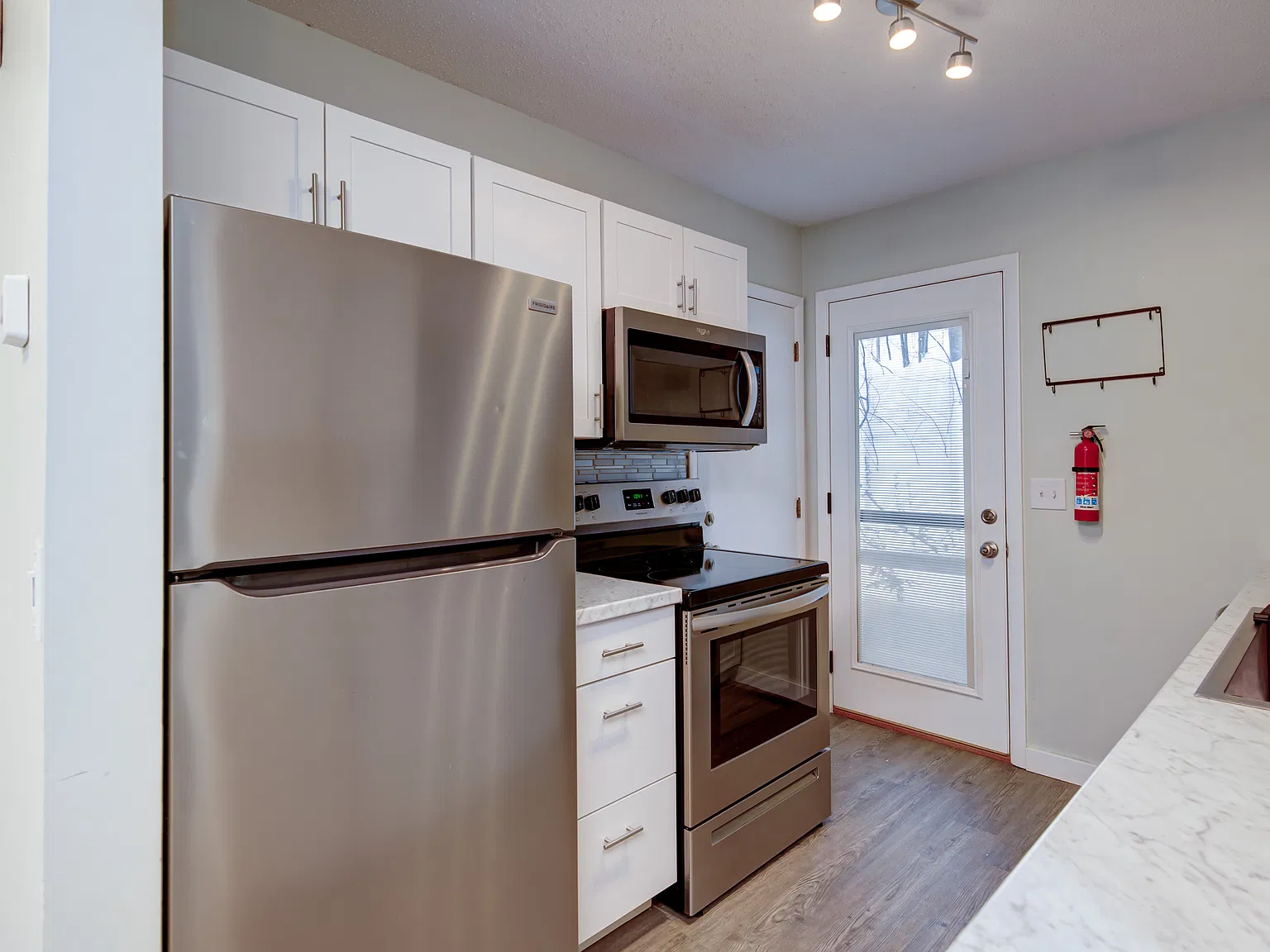 2 bed, 920 sqft, $1,795 — Photo 4