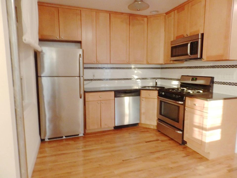 1st image of 330 13th St #2
