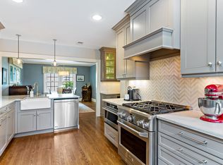 25 Dobbs Ter, Scarsdale, NY 10583