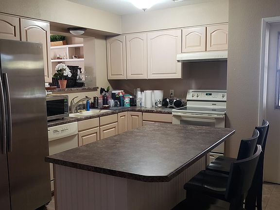 4th image of 1133 E 10th Ave