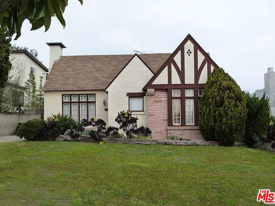 1st image of 2211 Pier Ave
