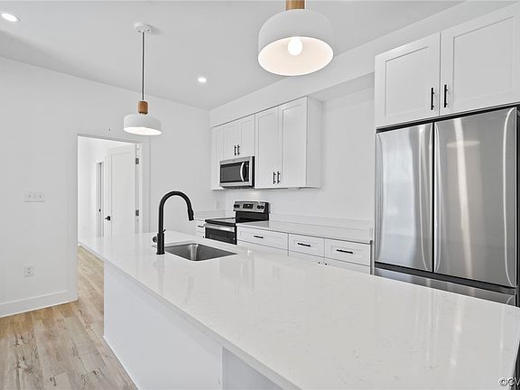 5th image of 1305 N 32nd St