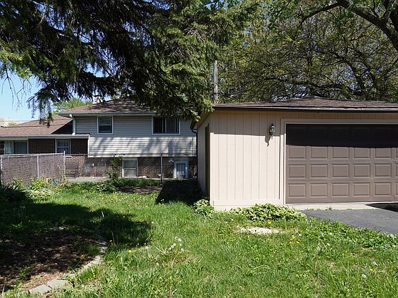 4th image of 17203 Country Ln