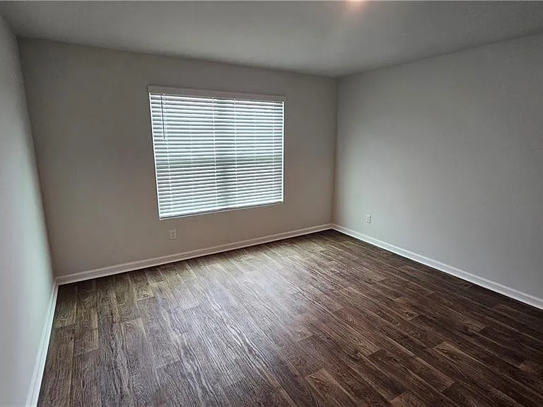 511 Autumns Wood Cir W — Photo 16