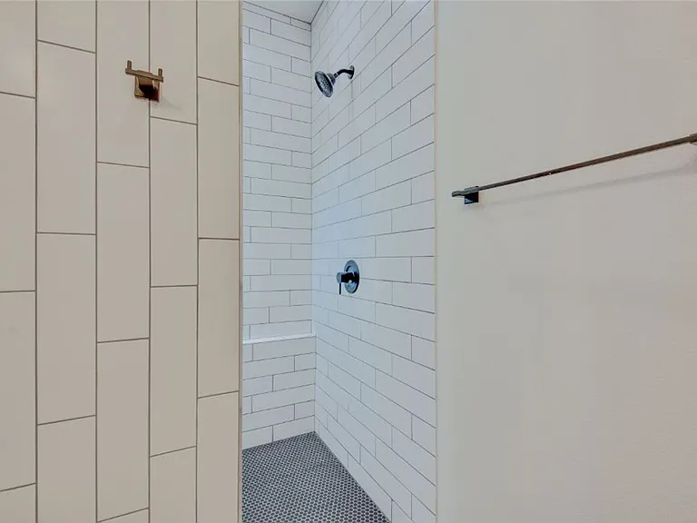 400 W Monroe St #A — Photo 21