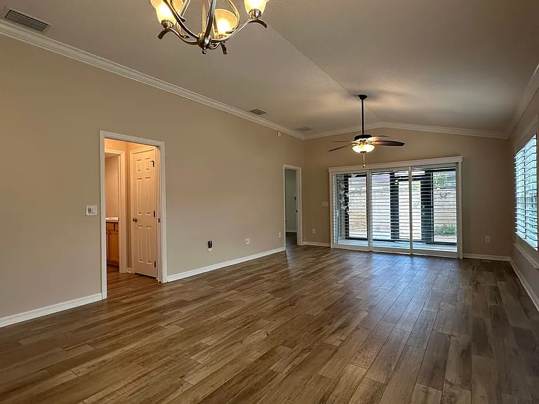 724 Yager Ln — Photo 19