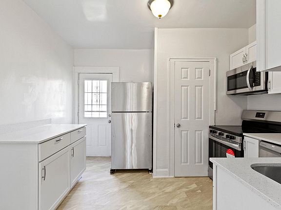 4th image of 4102 Boulevard Pl #4104