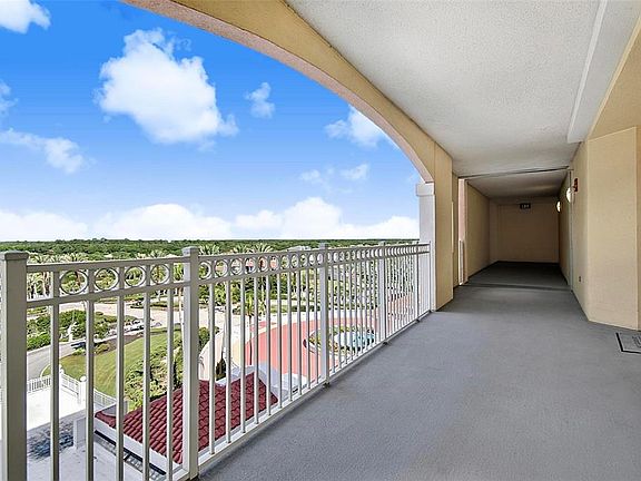 4th image of 200 OCEAN CREST DRIVE #622