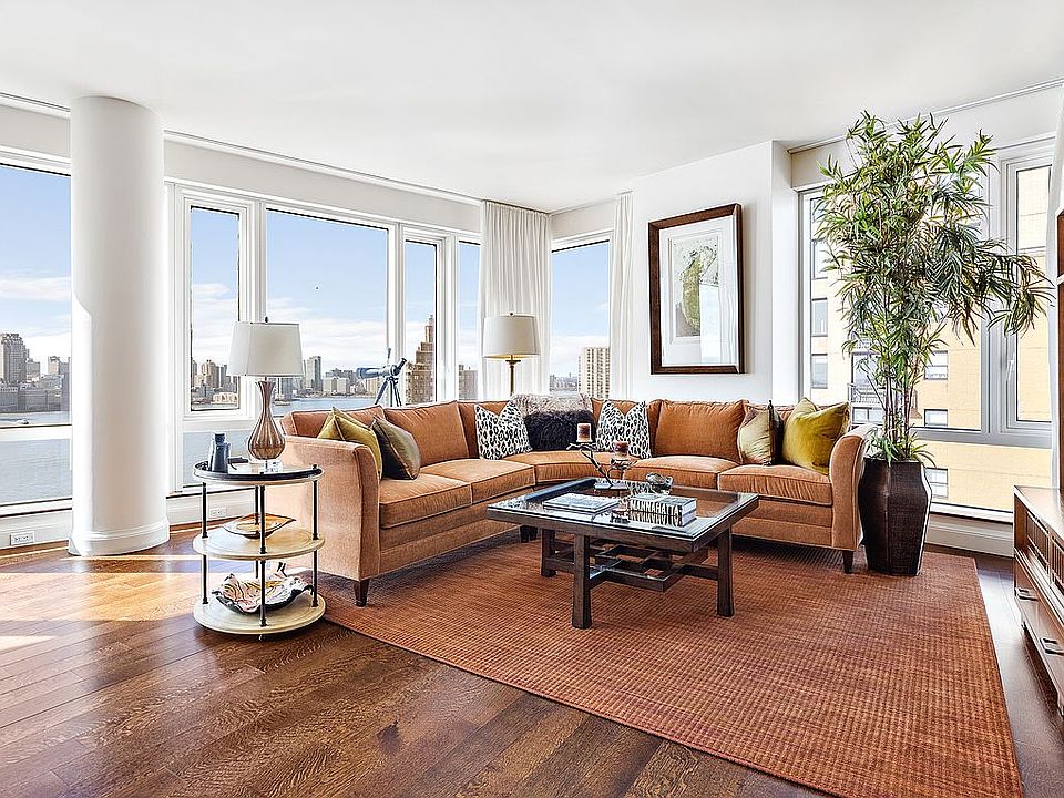1st image of 70 Little St W Unit 23C