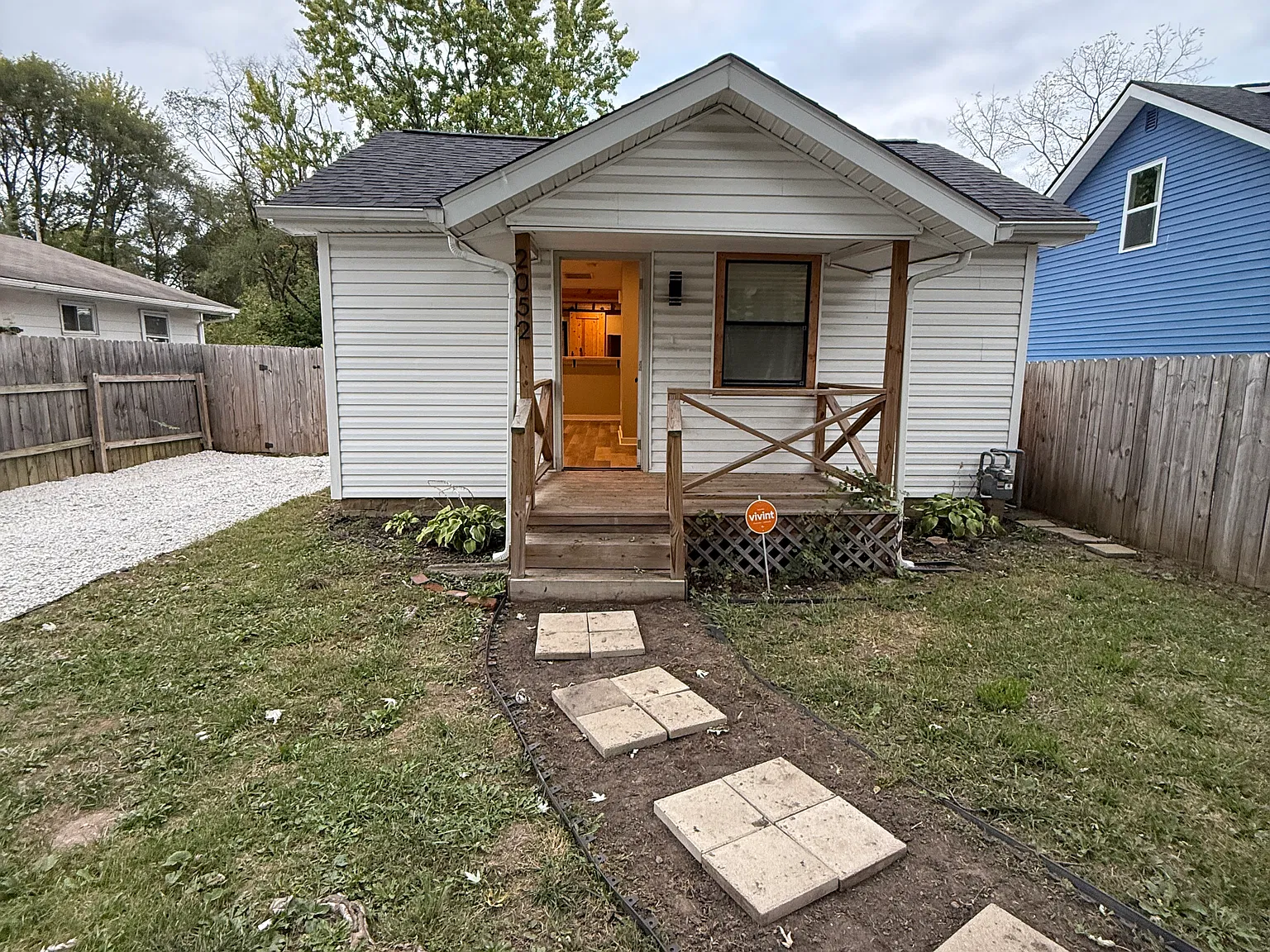 2 bed, 600 sqft, $1,300 — Photo 2