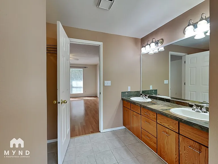 812 NW 143rd St — Photo 10