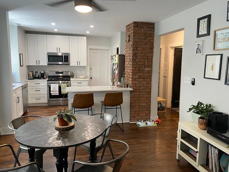 1584 Lakeland Ave — Photo 3
