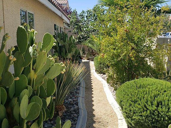 Side of house - to backyard