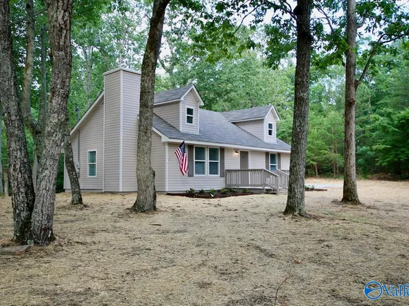 241 Nature Trl, Falkville, AL 35622