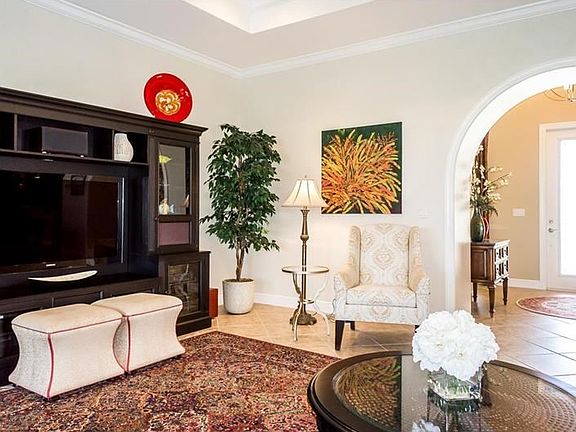 5th image of 122 Burano Ct