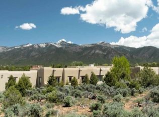 317 Hondo Seco Rd, Taos, NM 87529