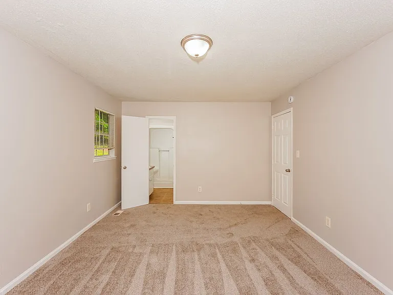 5839 Brenda Dr — Photo 9
