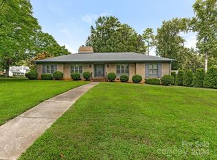 401 Chillingworth Ln, Charlotte, NC 28211