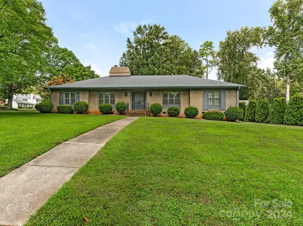 401 Chillingworth Ln, Charlotte, NC 28211
