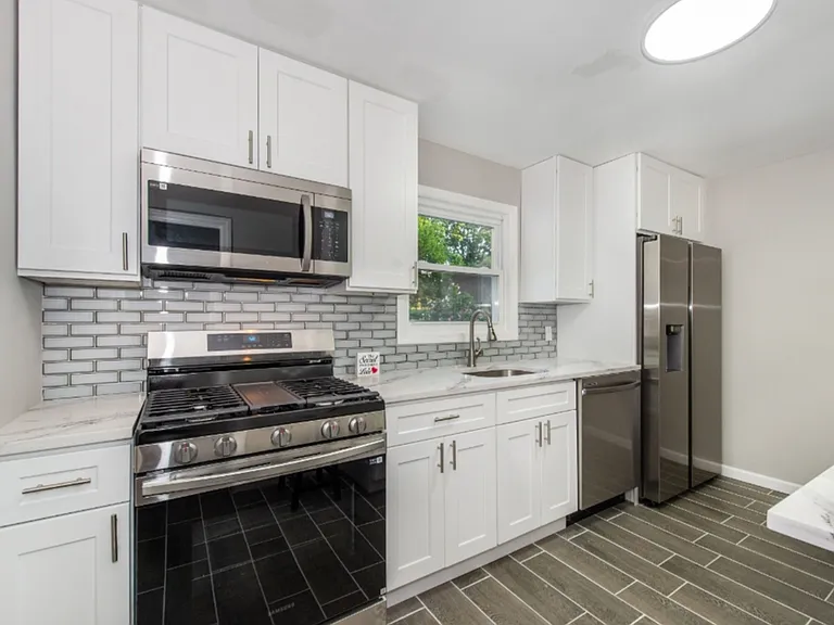 37 Revere Dr — Photo 5