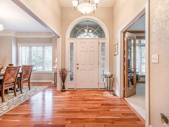 3rd image of 1844 Hazelwood Dr