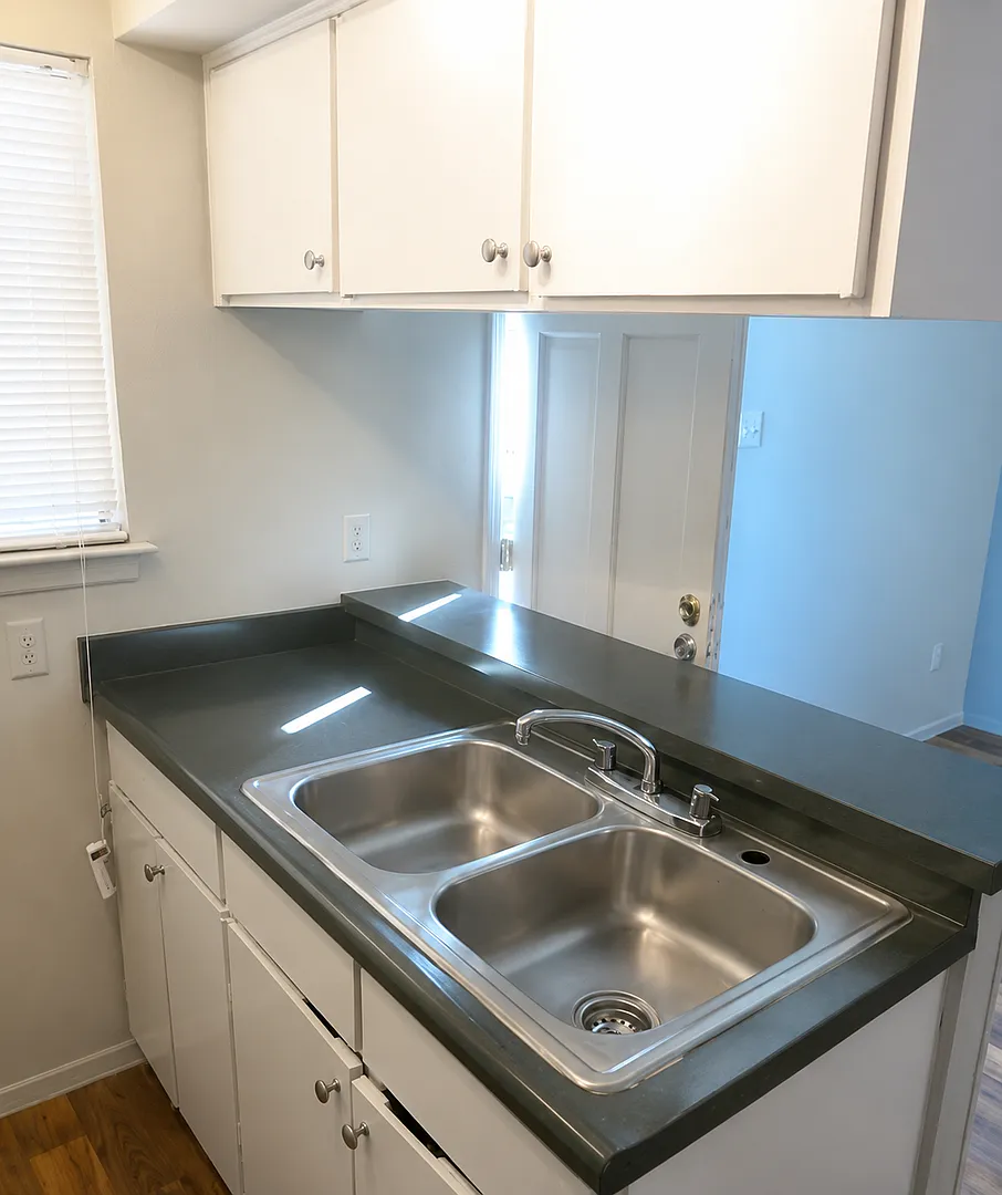 104 W. 38th 1/2 Street — Photo 4