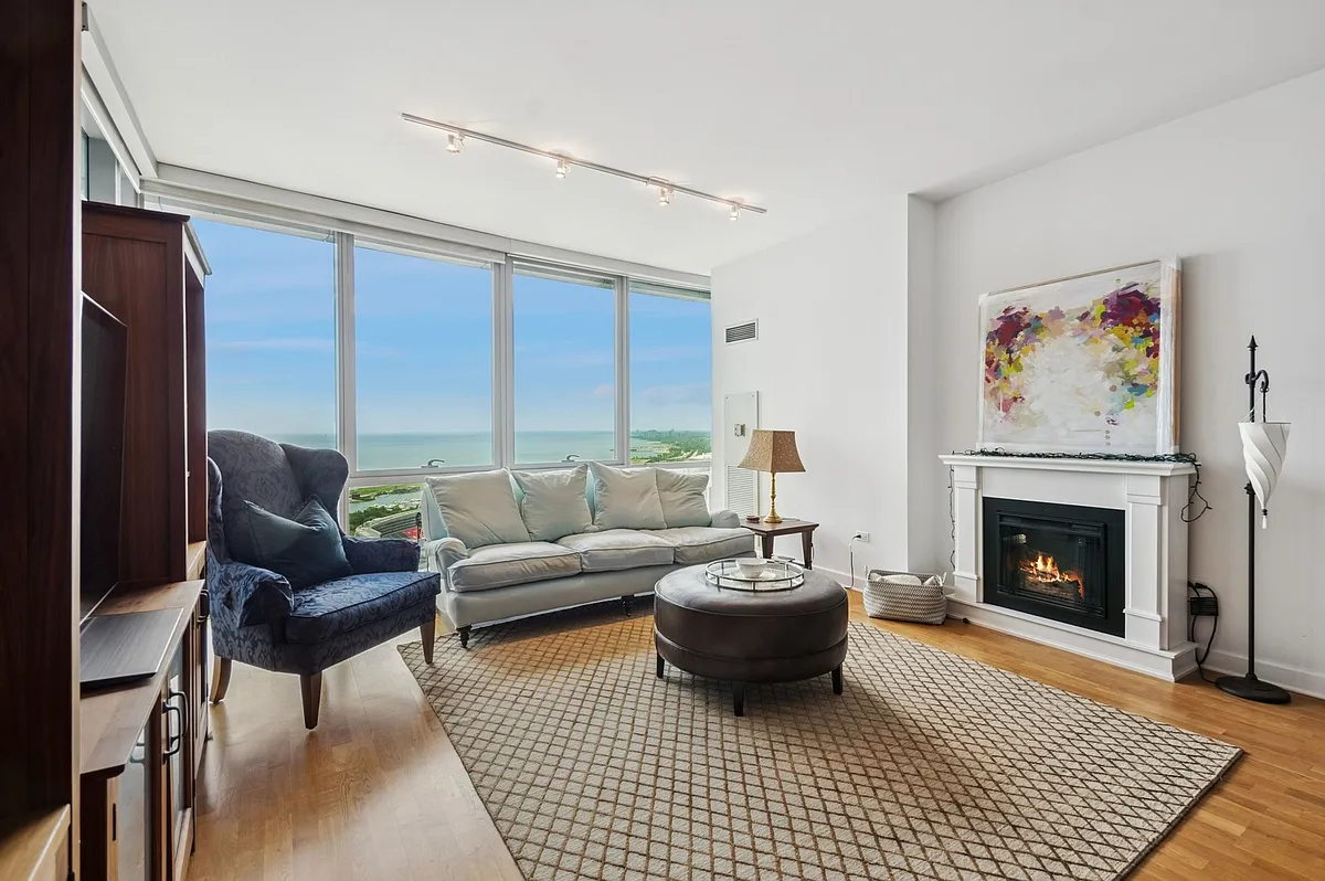 Building Photo - 1201 S Prairie Ave #4204