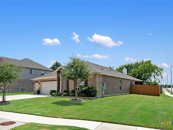 3rd image of 1113 Coulee Dr