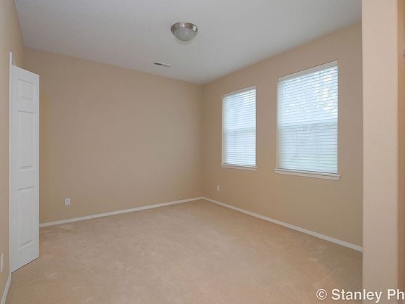 3rd image of 5925 NE Alder St