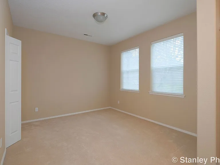 5925 NE Alder St — Photo 3